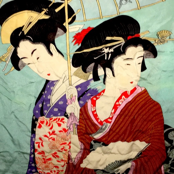Vintage silk scarf featuring geisha girls - Picture 1 of 6